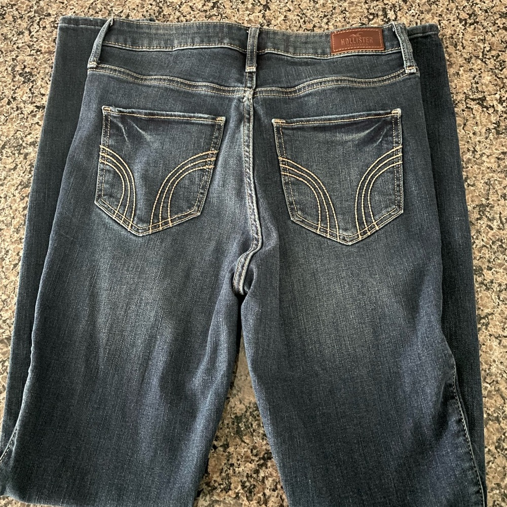 Hollister Women's Dark Blue Straight Leg Jeans